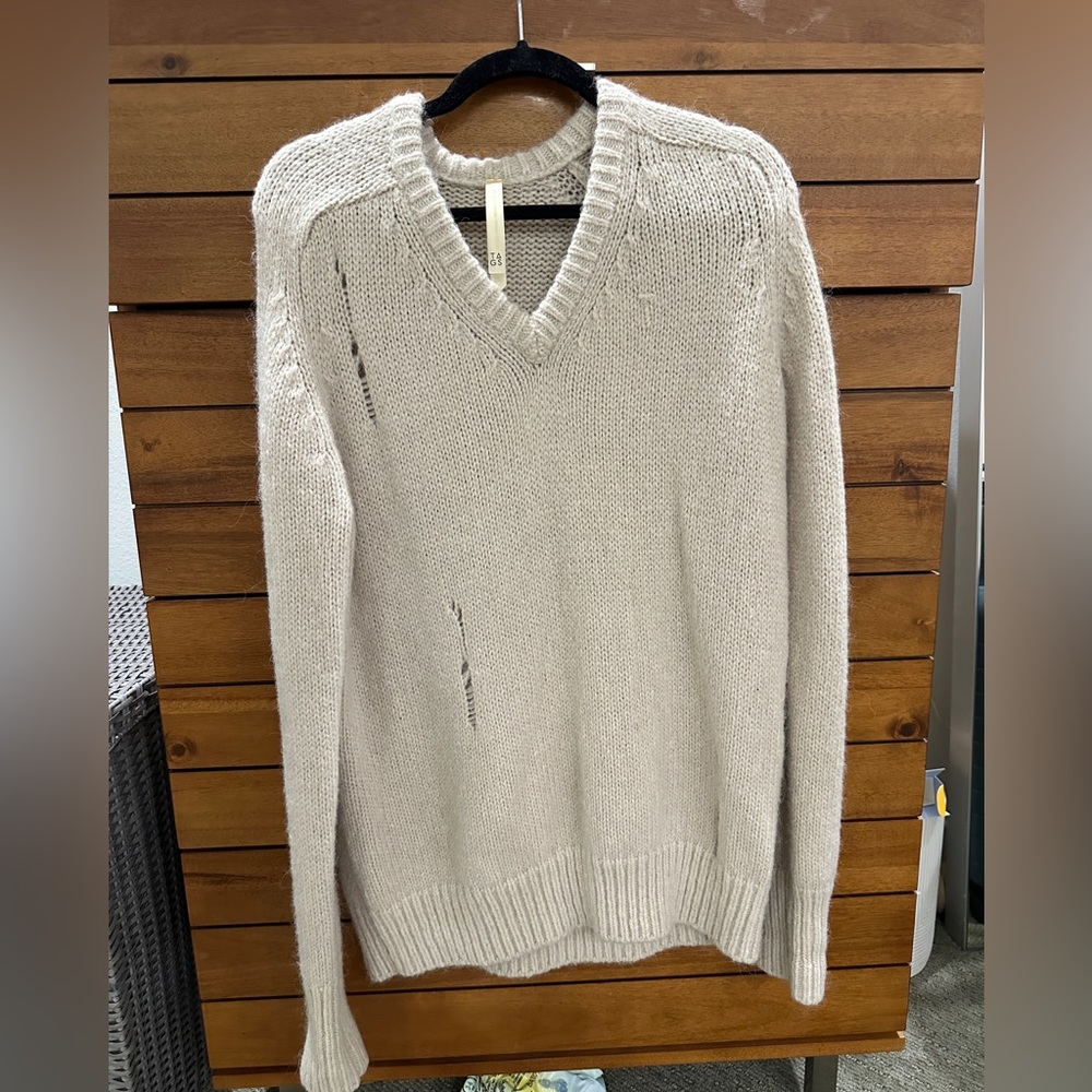 TAGS wool v-neck sweater size S